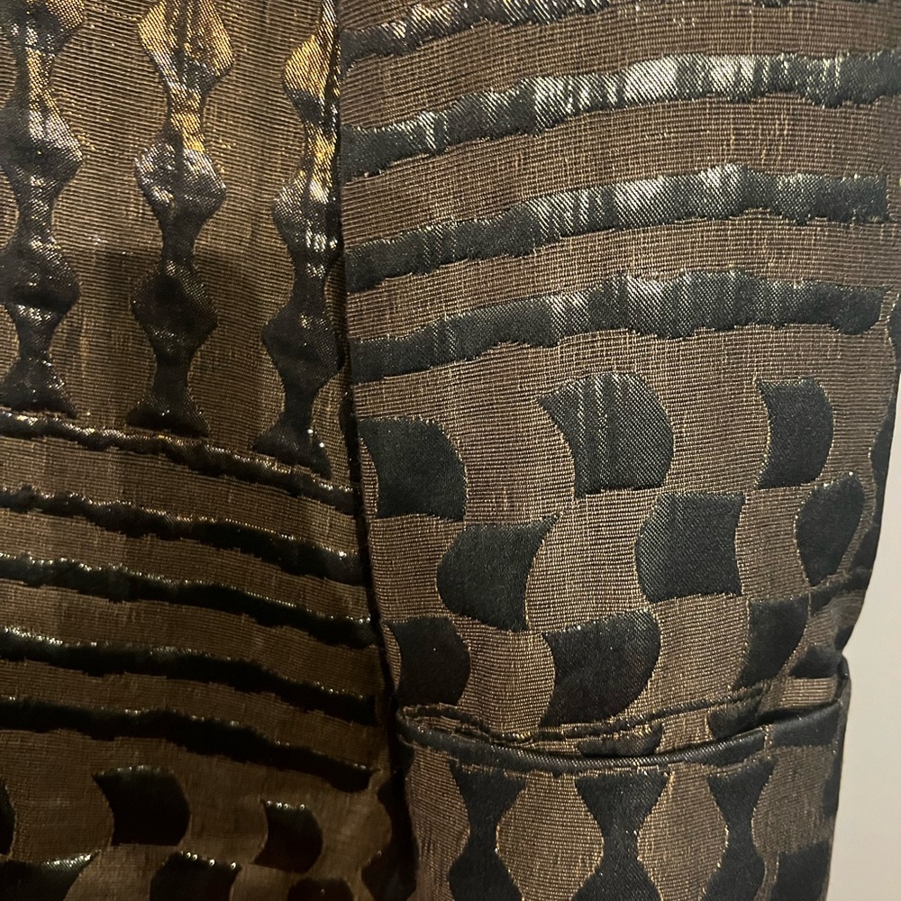 Brown and Bronze Patterned Coat with Button - Picture 5 of 6